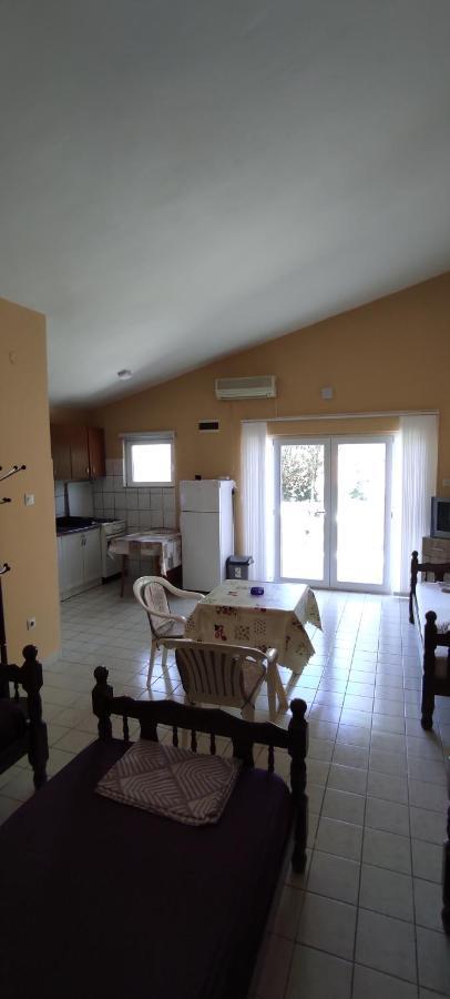 Apartmani Jovanovic Луштиця Екстер'єр фото