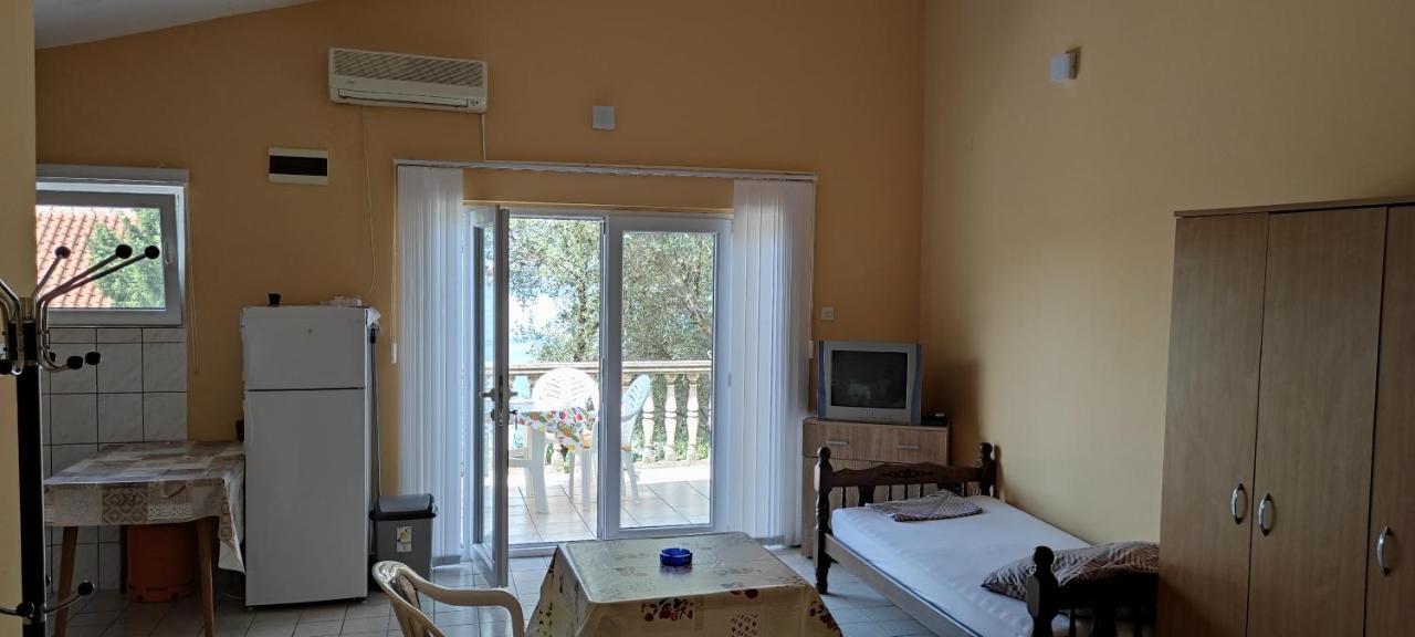 Apartmani Jovanovic Луштиця Екстер'єр фото